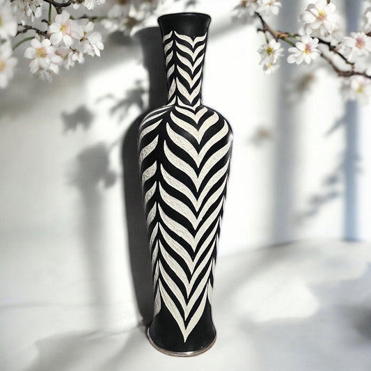 Shadow Dance Vase